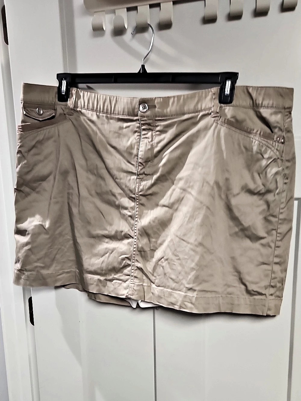 intro High Waist Cargo Shorts in Beige Size 2X